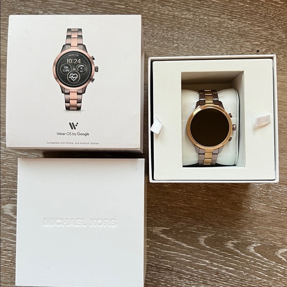 Michael Kors Access Gen 4 Runway Smartwatch Rose Gold. - Picture 2 of 6